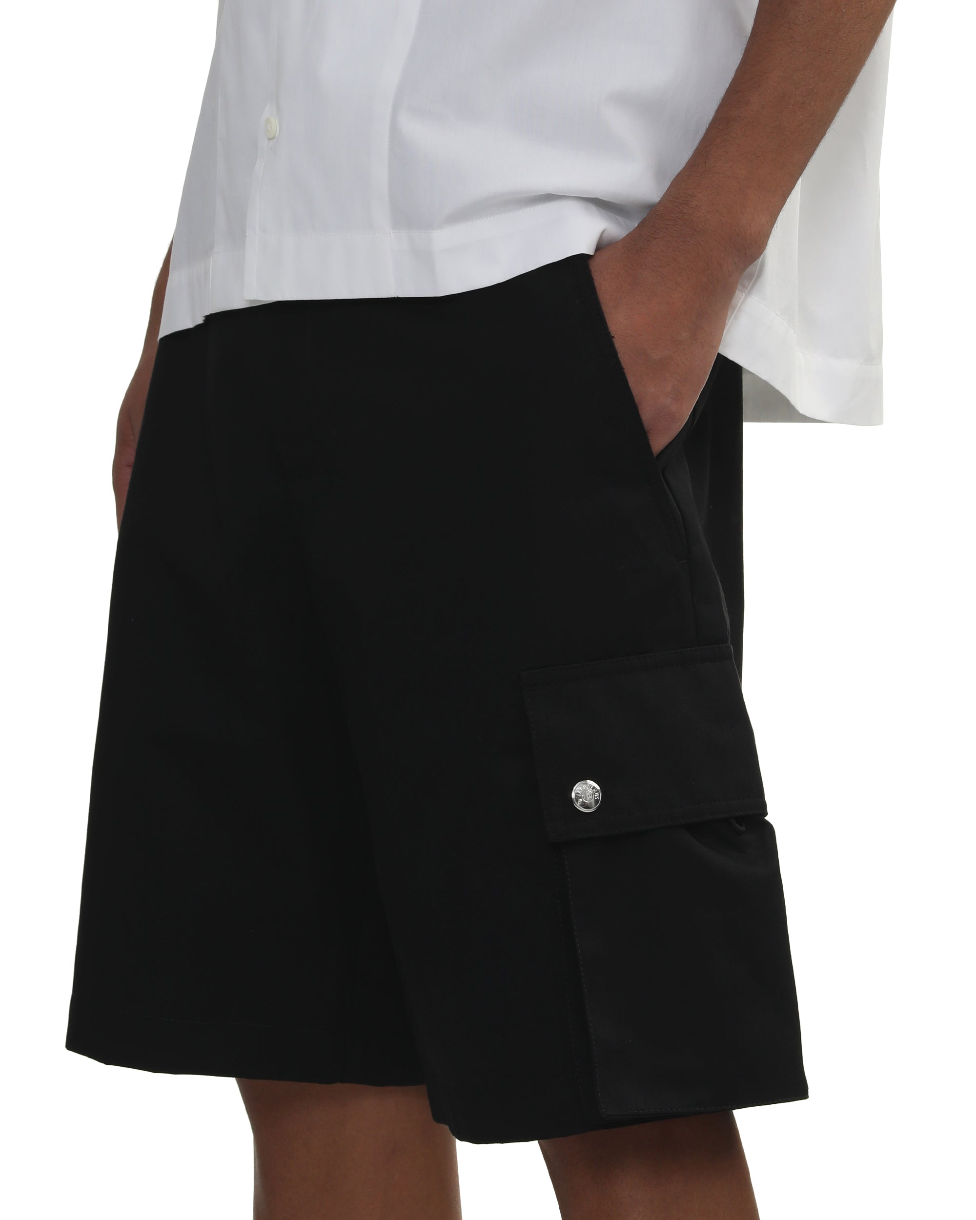 The cargo bermuda shorts