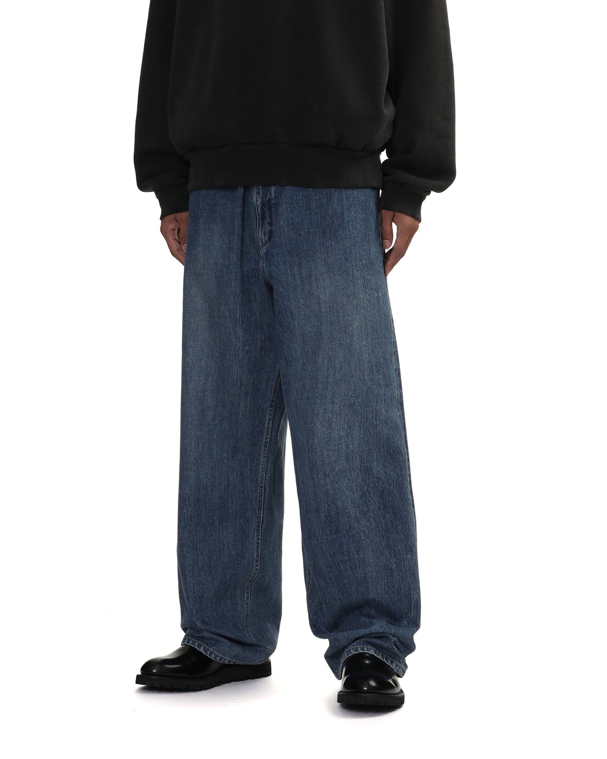 Loose denim trousers