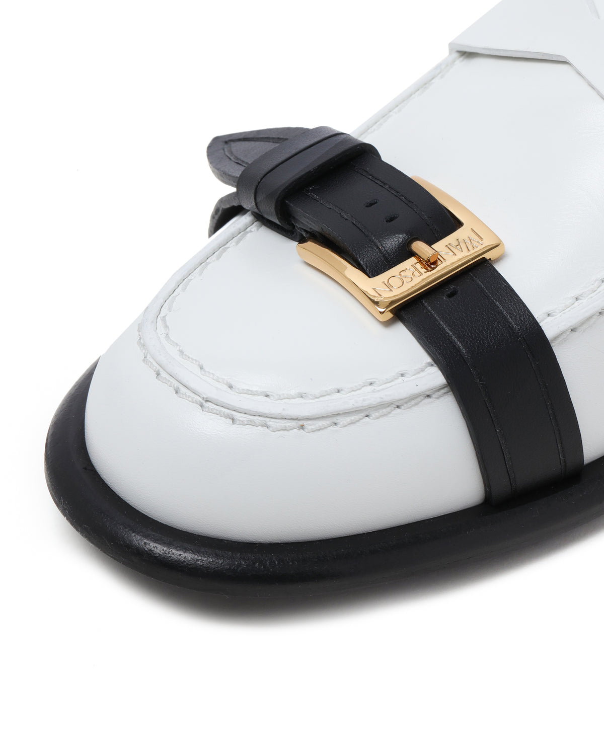 Animated mocassins