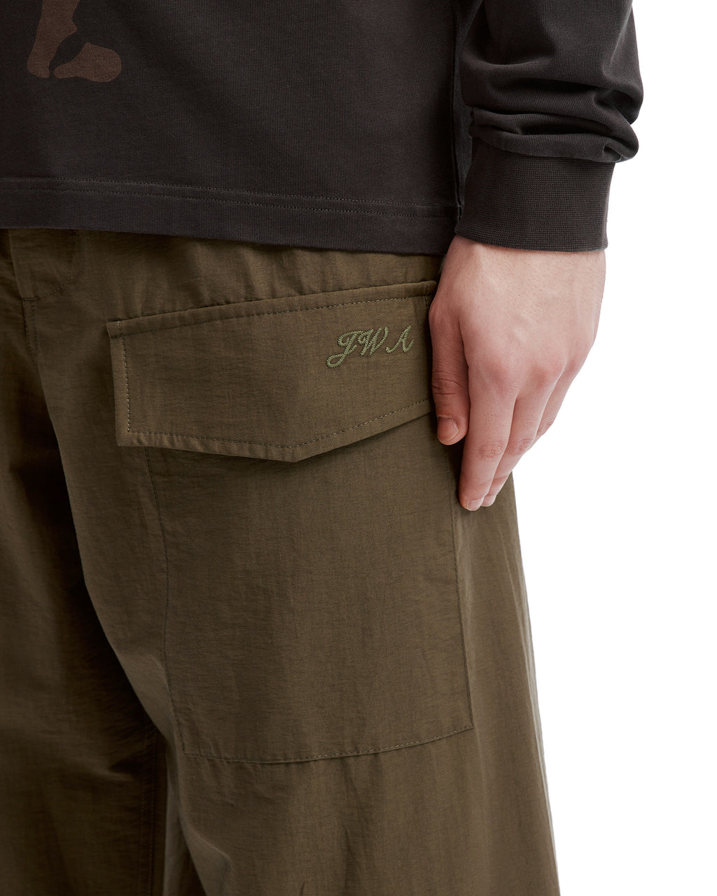 Wide-leg cargo pants
