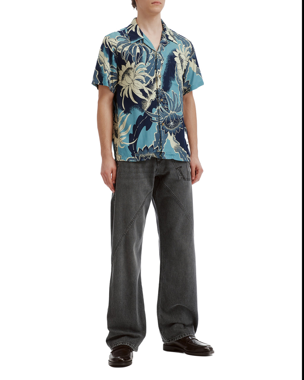 Floral short-sleeve shirt