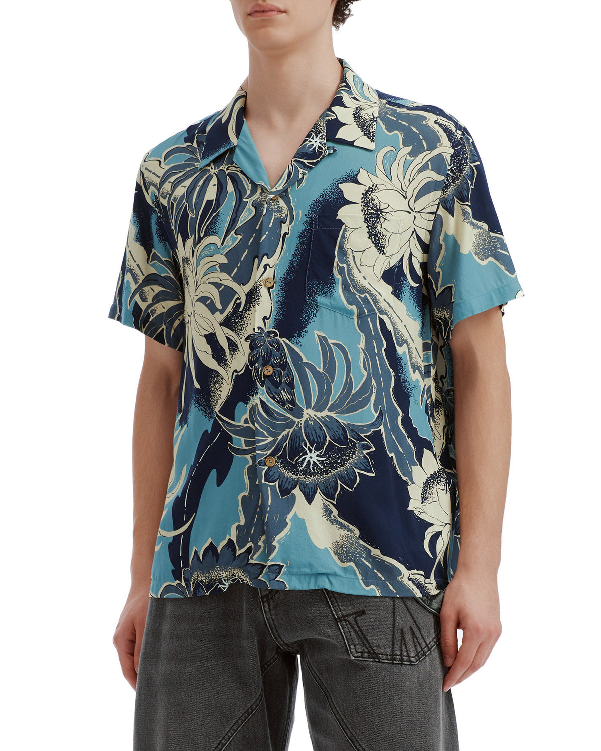 Floral short-sleeve shirt