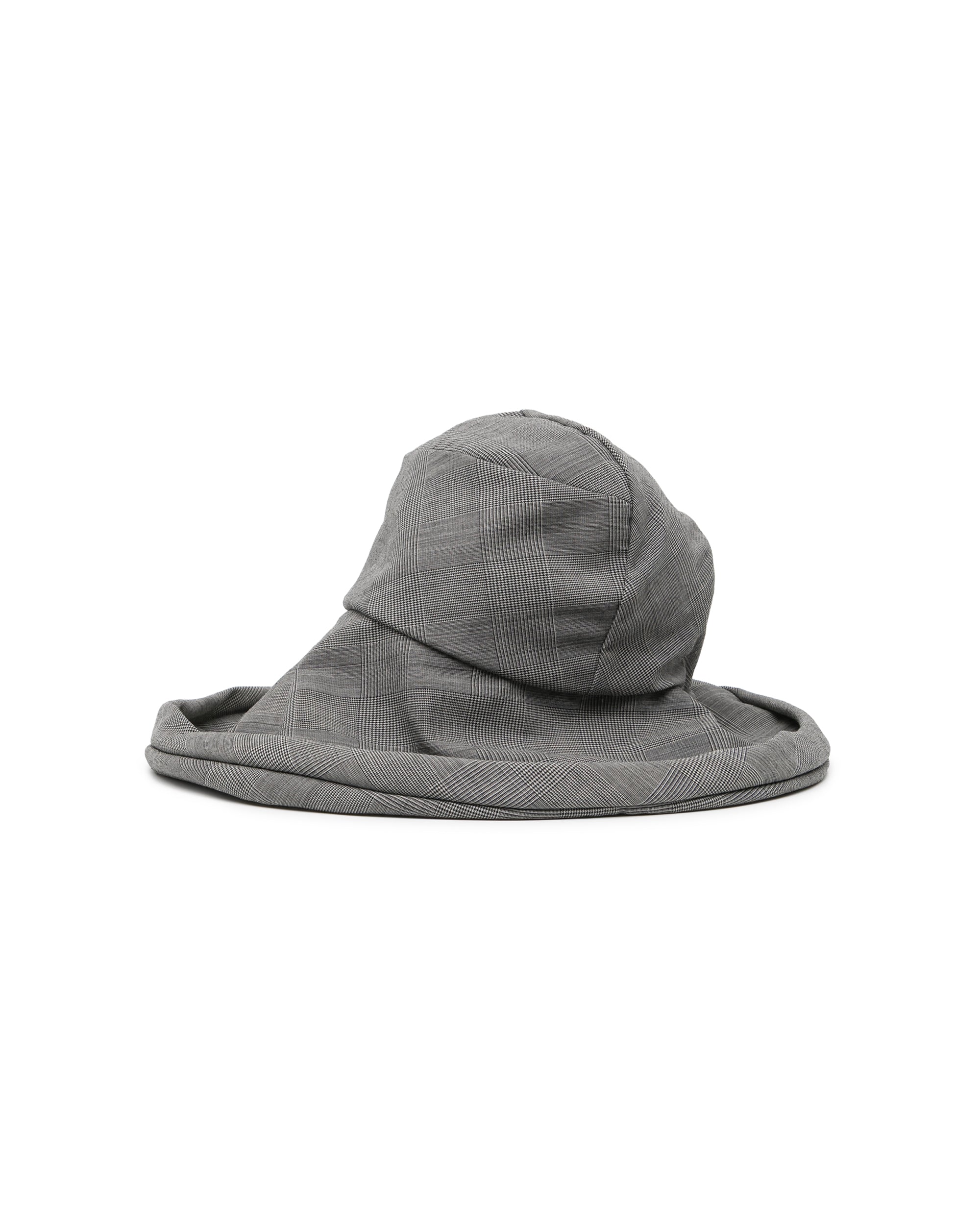 Wide brim hat