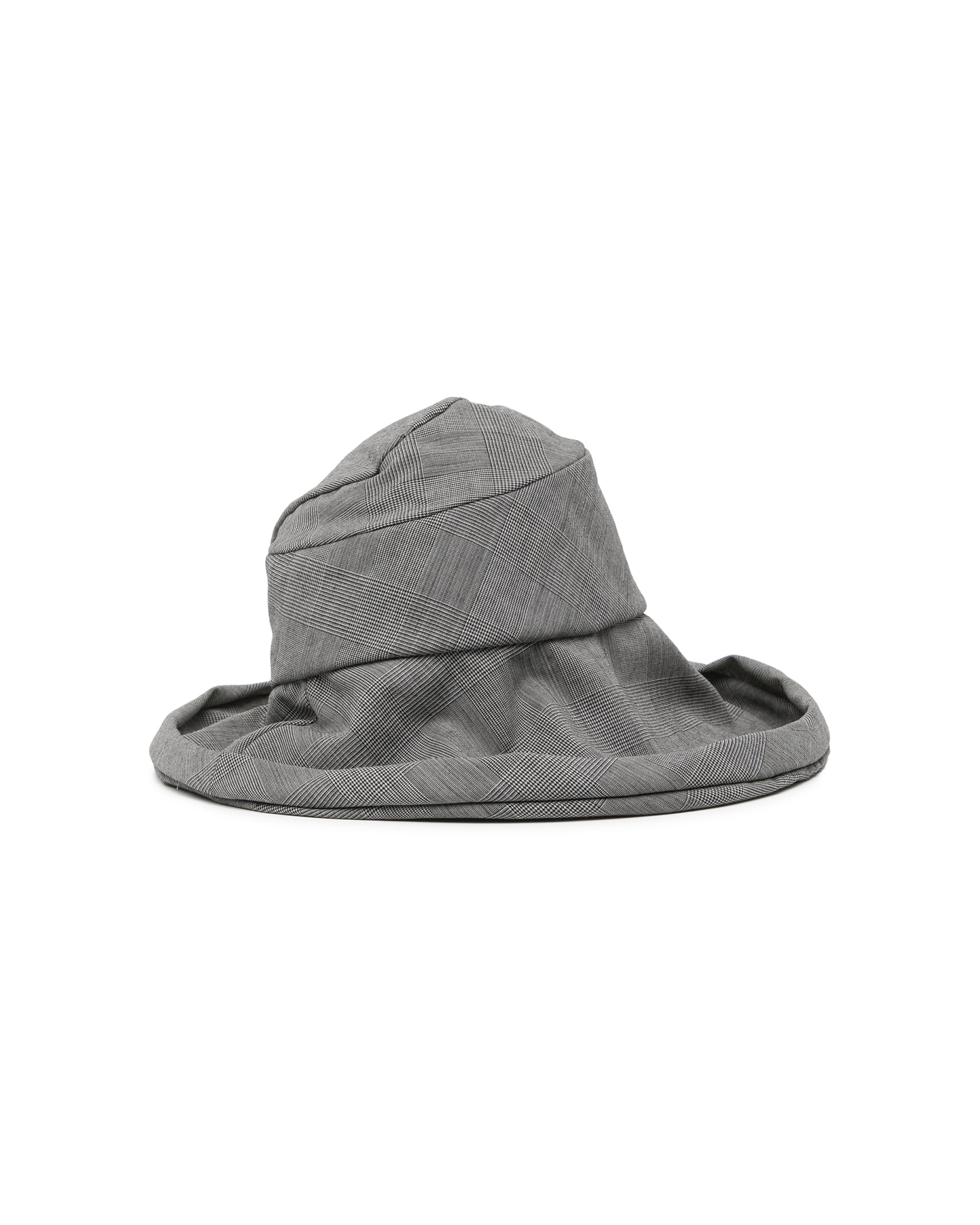 Wide brim hat