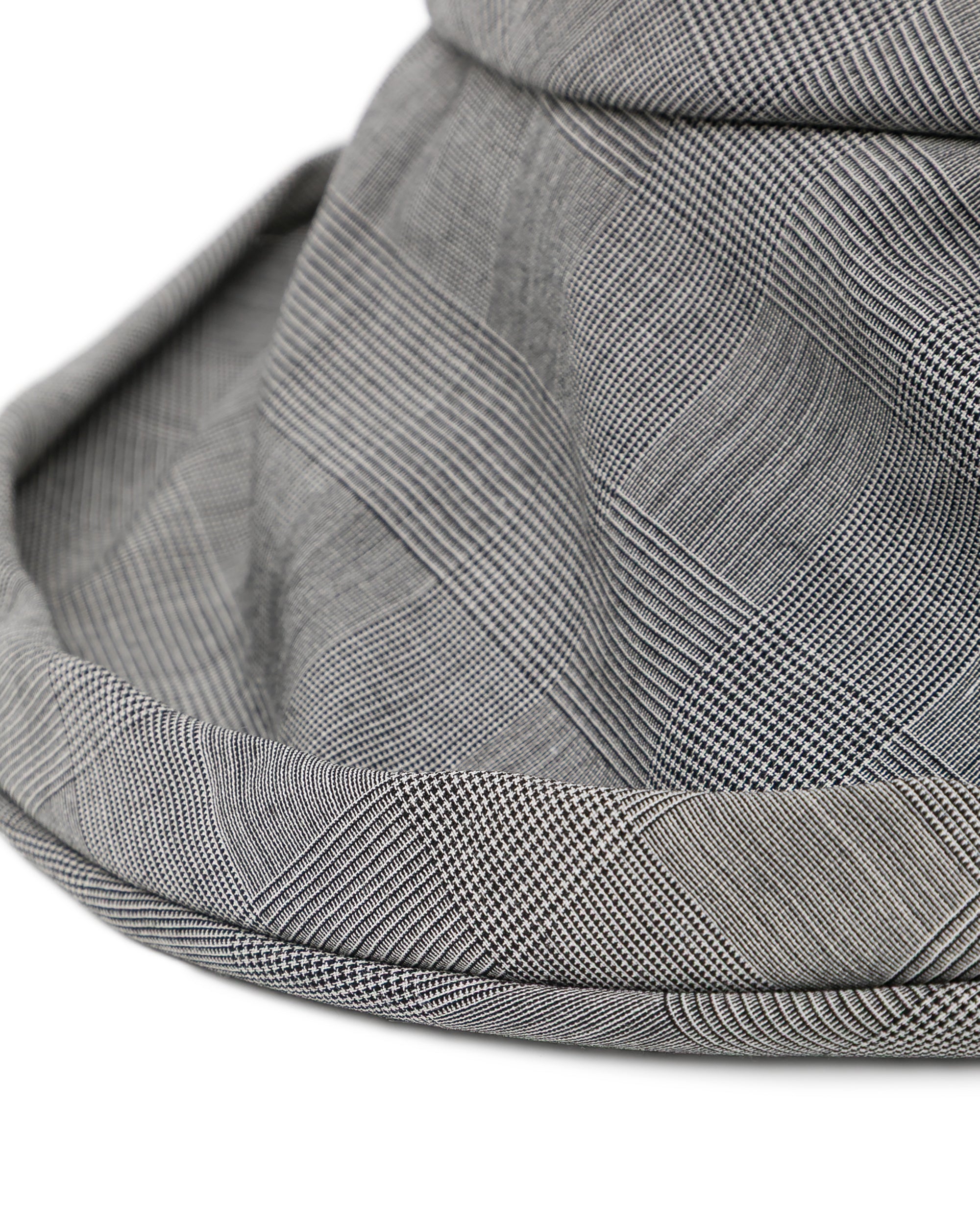 Wide brim hat
