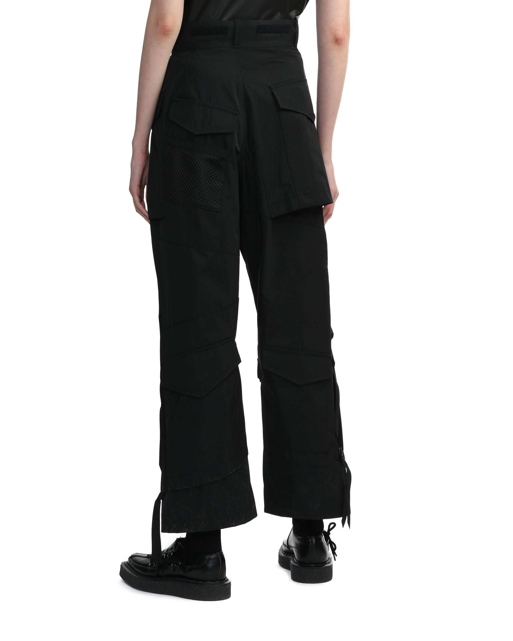 Asymmetric cargo pants