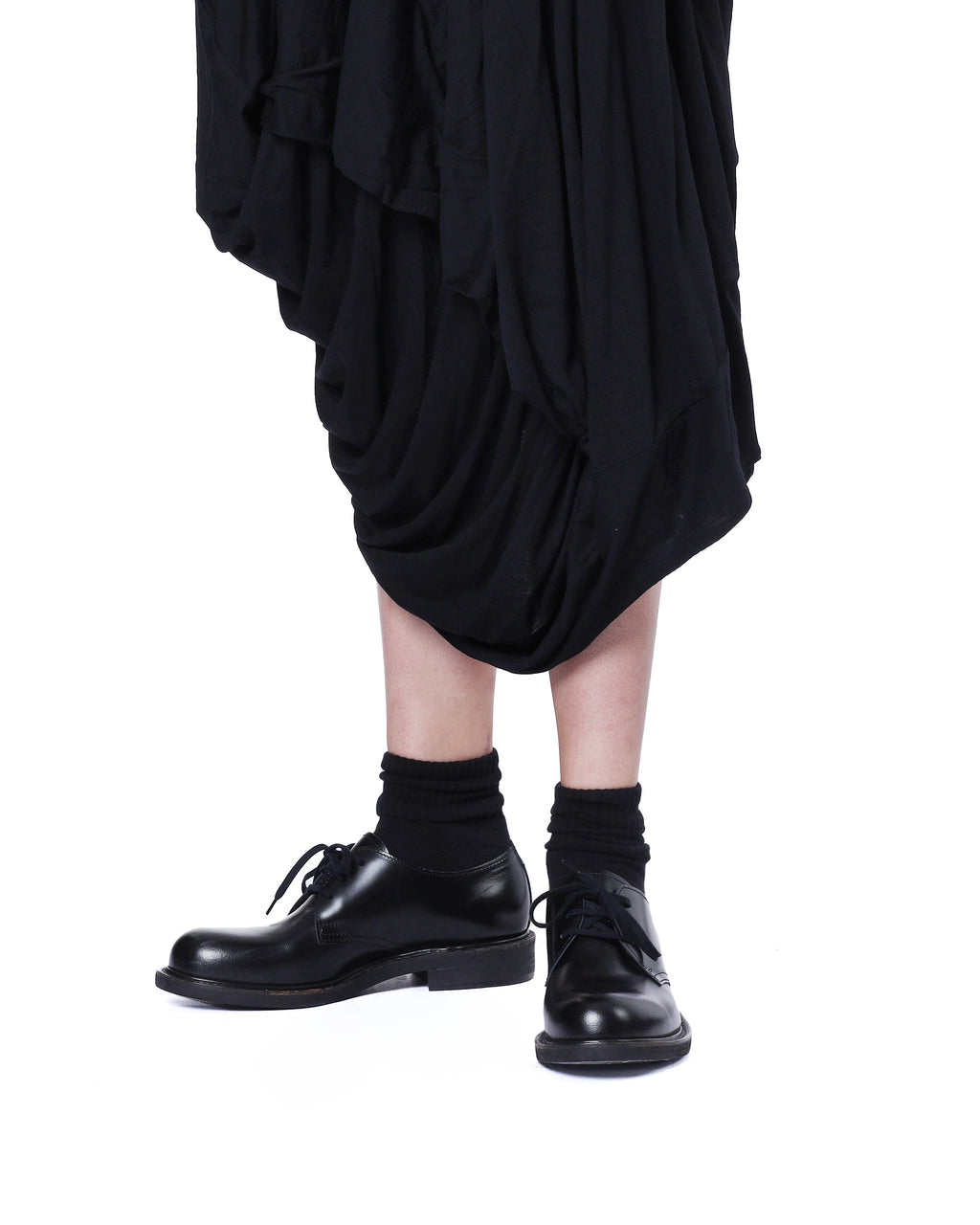 Asymmetric skirt