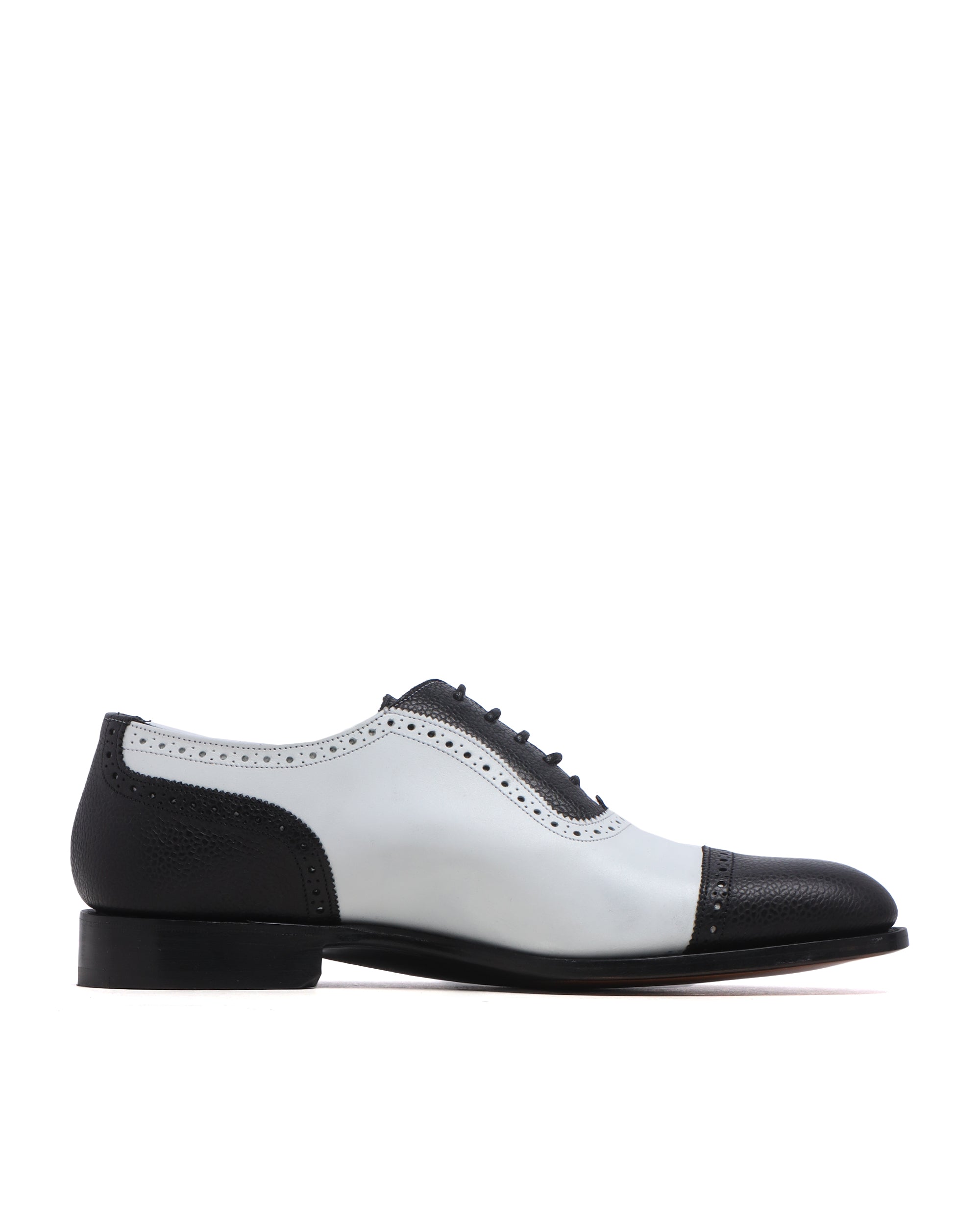 Contrast dress shoes