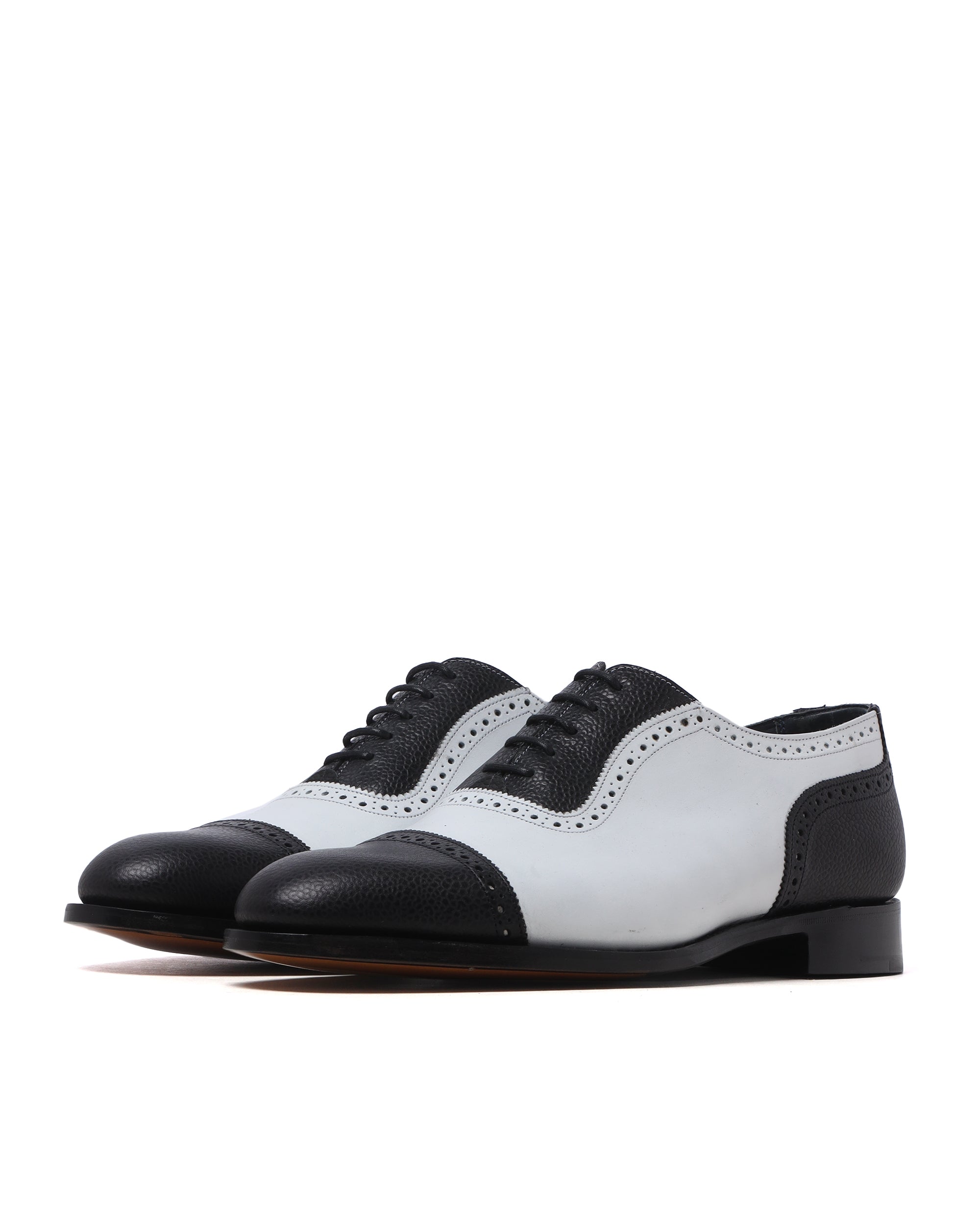 Contrast dress shoes