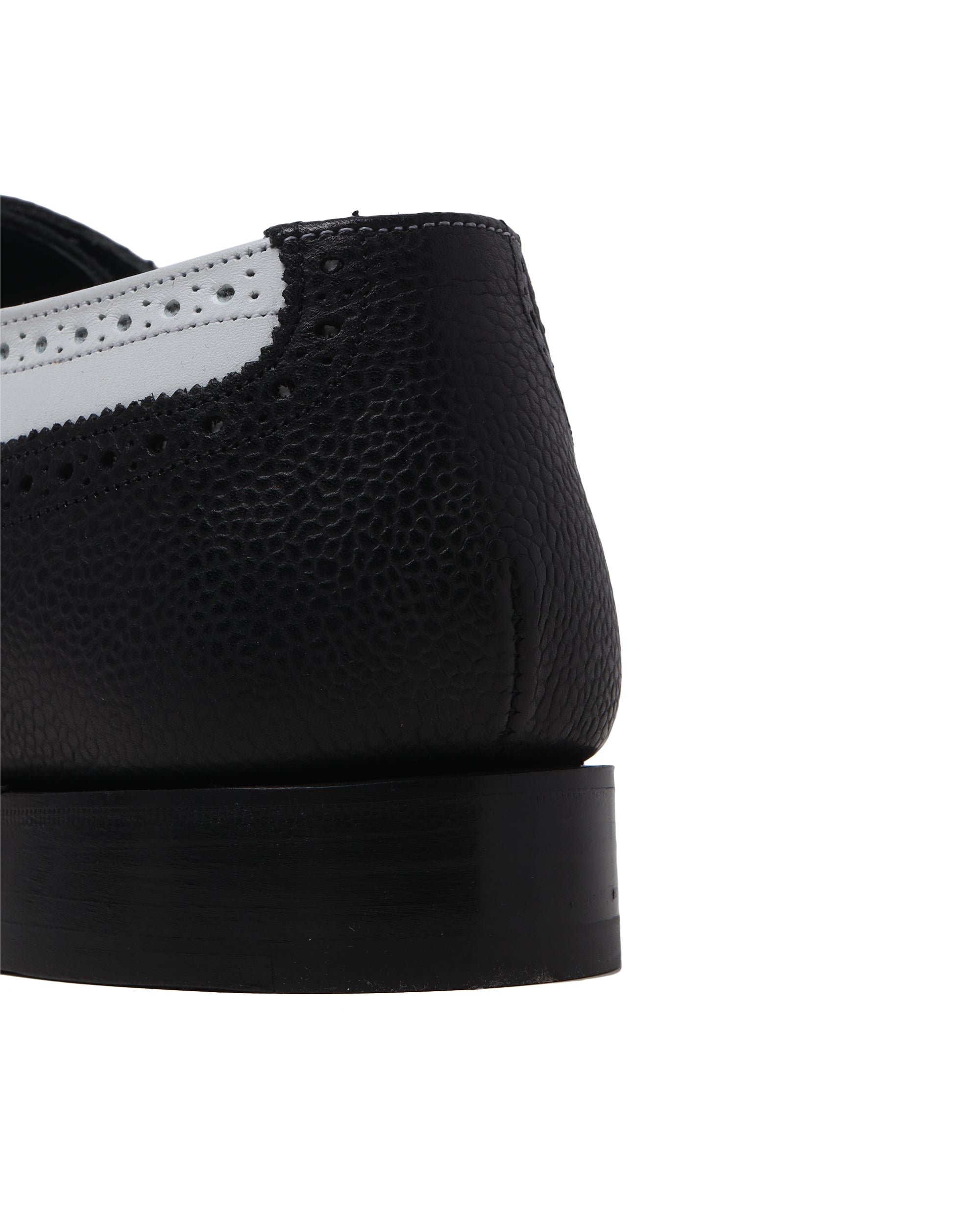 Contrast dress shoes