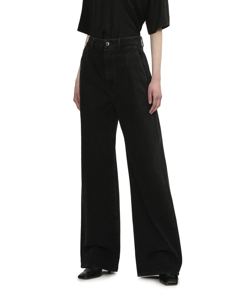 Wide-leg denim pants