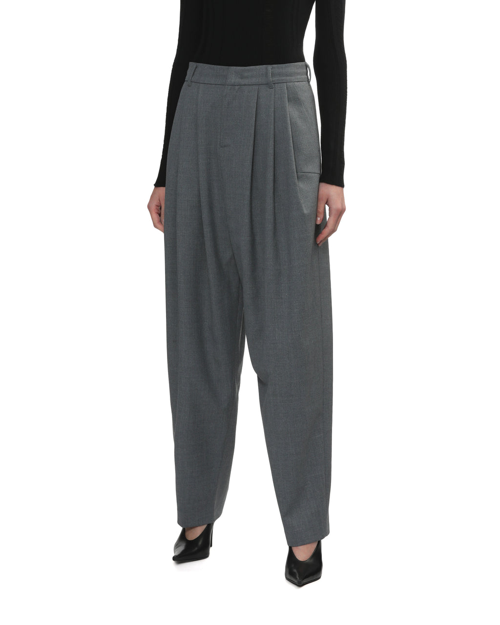 Relaxed fit tucked pants