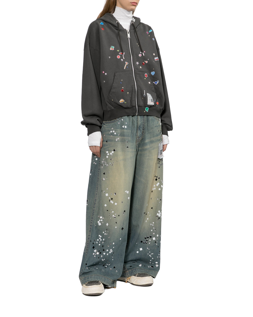 Wide-leg studded jeans