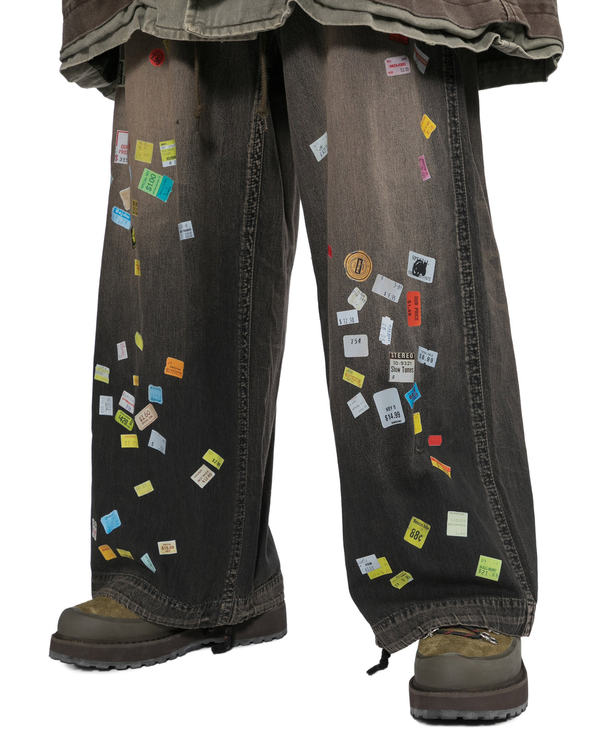 Price tag sticker printed jeans