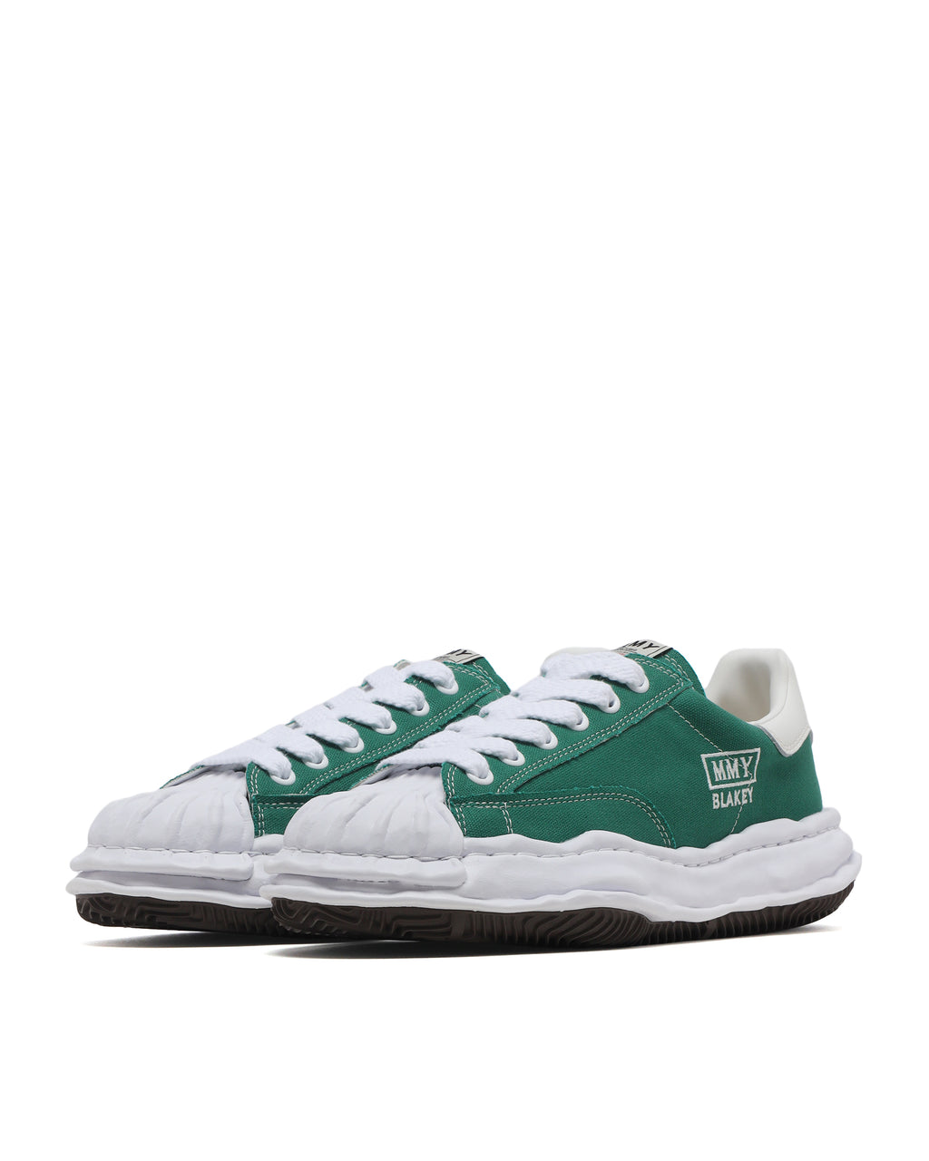 Low-top sneakers