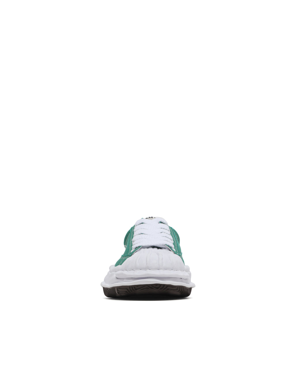 Low-top sneakers