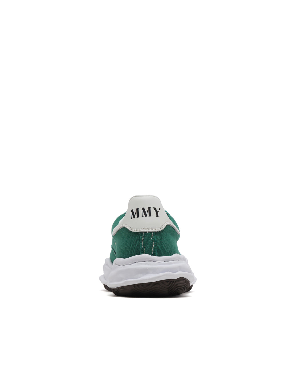 Low-top sneakers