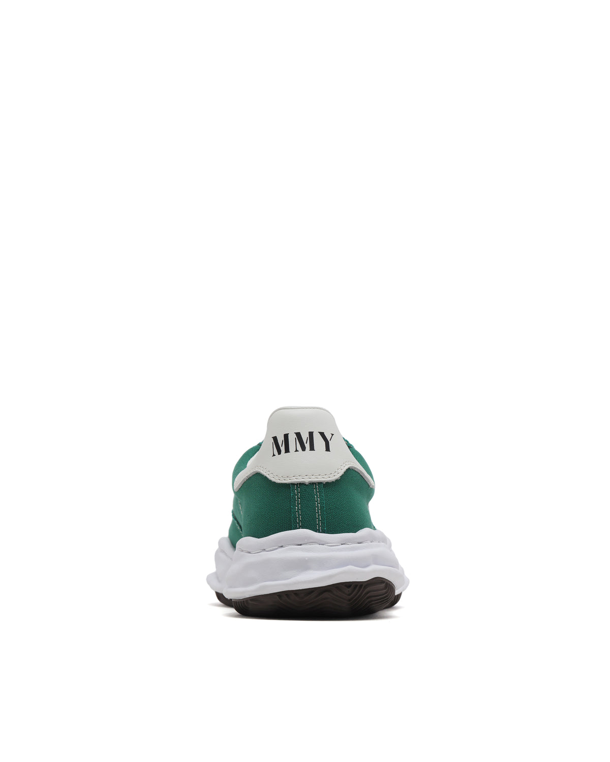 Low-top sneakers