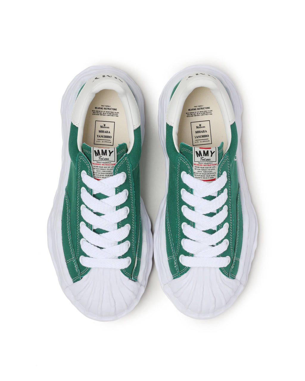 Low-top sneakers