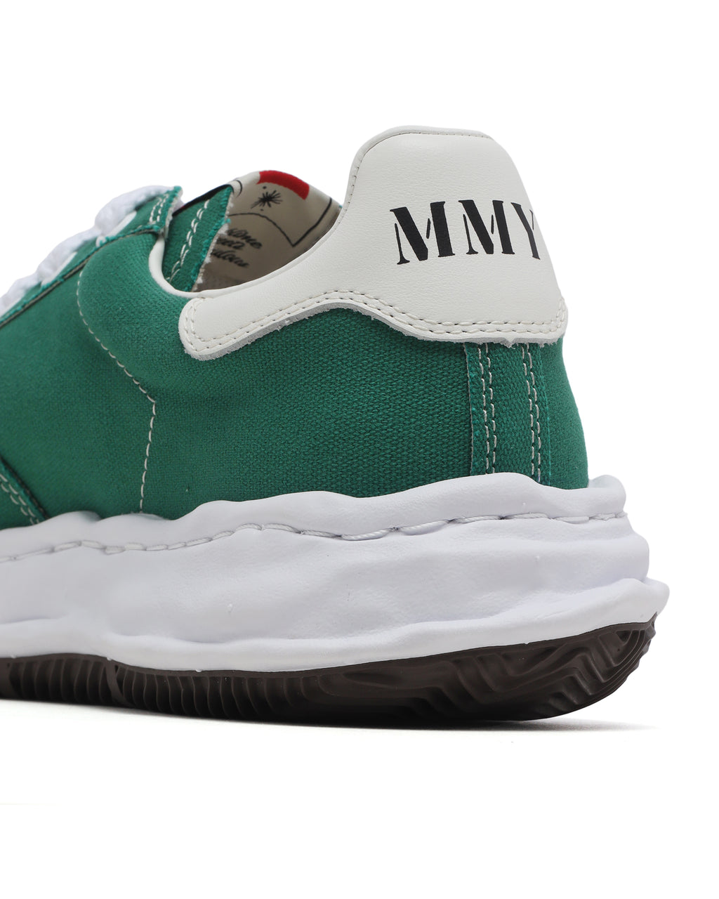 Low-top sneakers