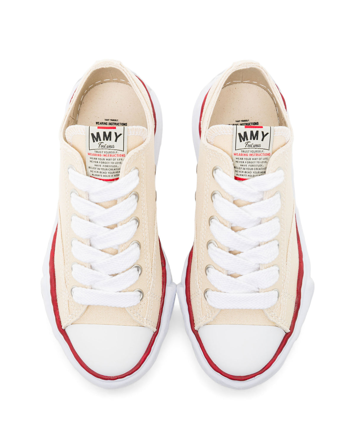 Low-top sneakers