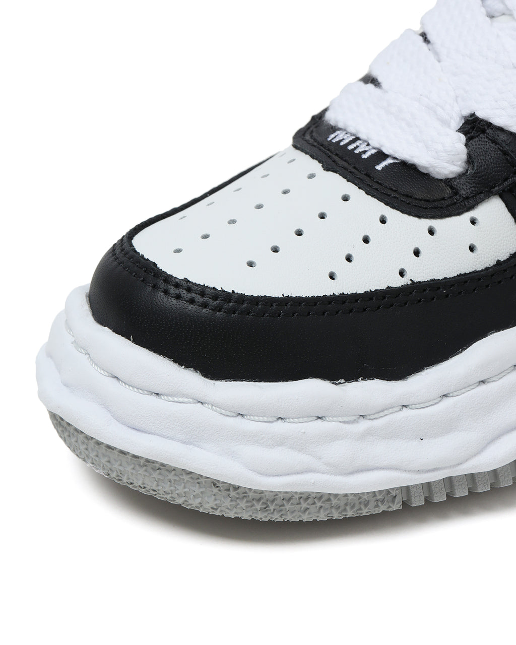 Wayne low sneakers