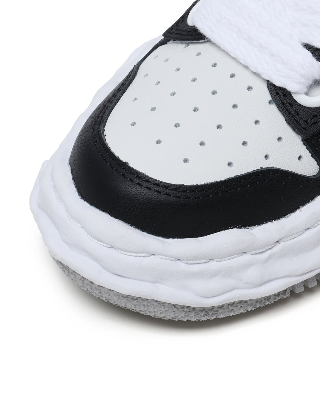 Wayne puffer leather low top sneakers