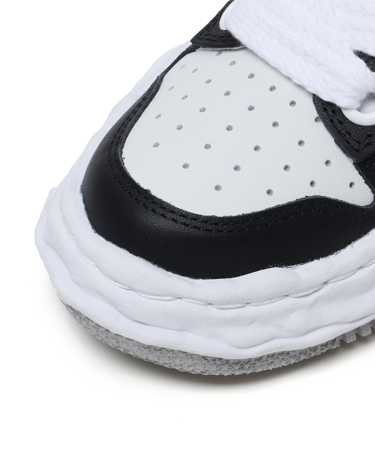 Wayne puffer leather low top sneakers