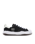 Low-top sneakers
