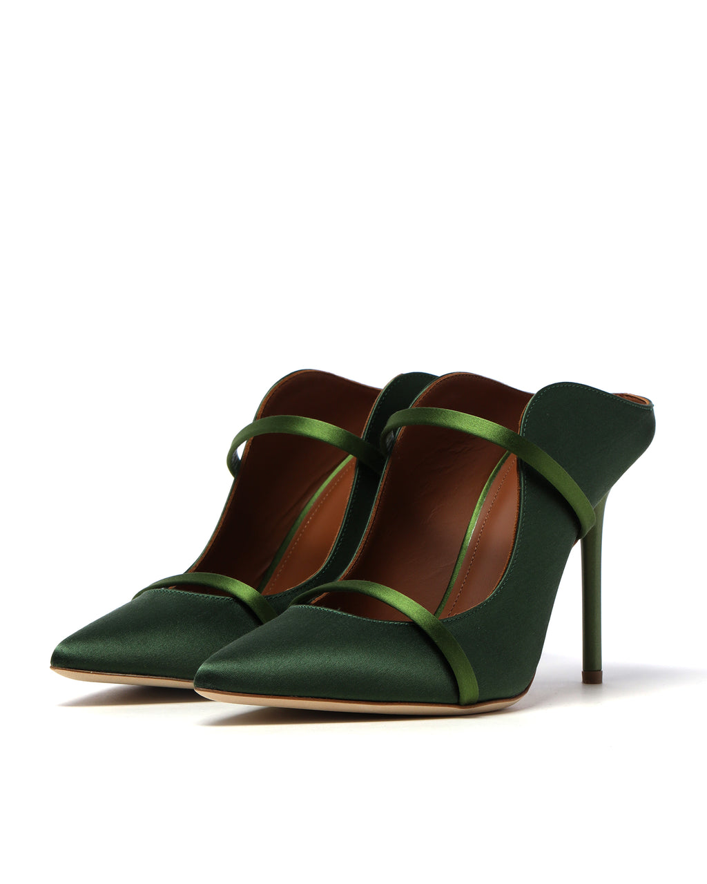 Satin pumps