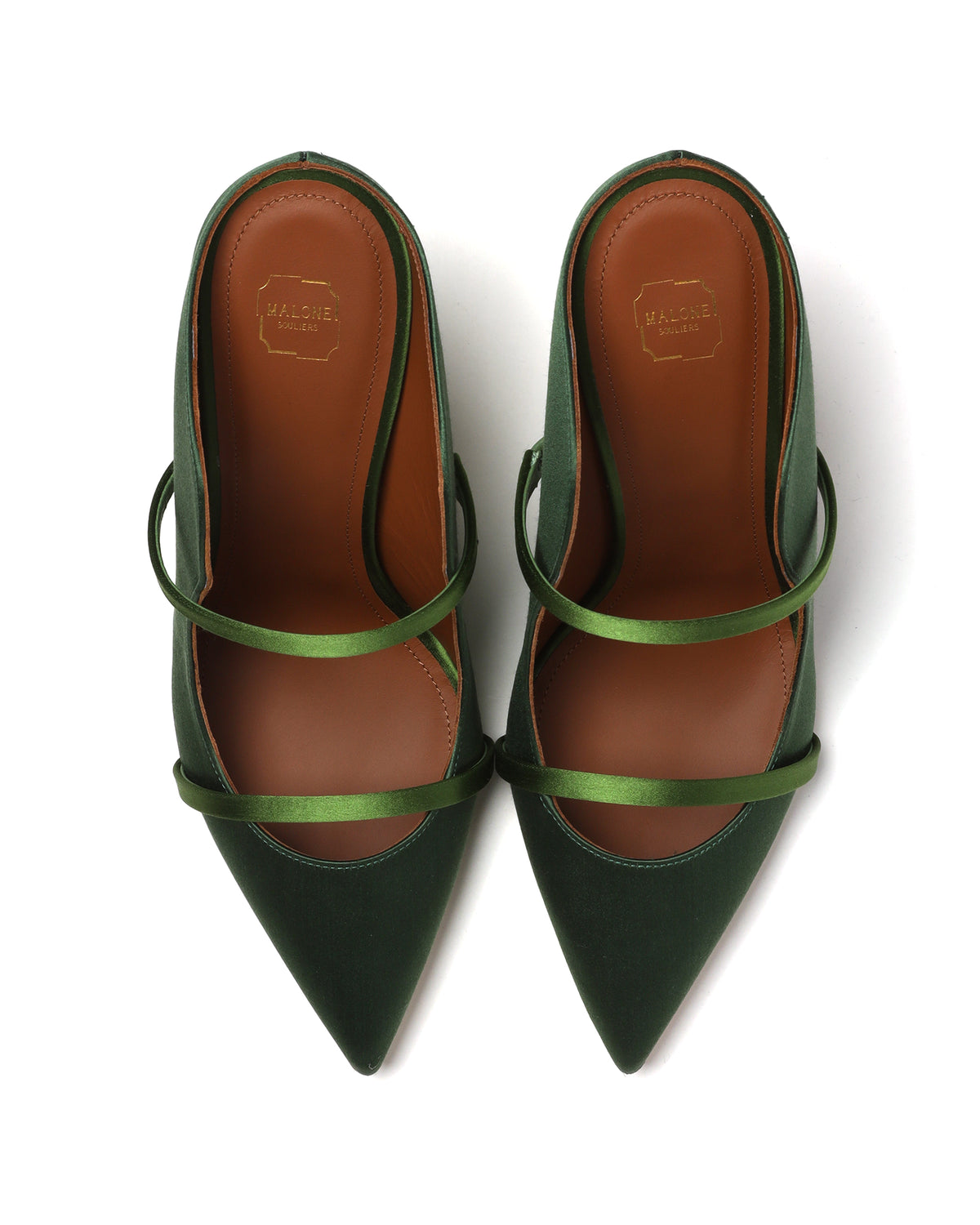 Satin pumps