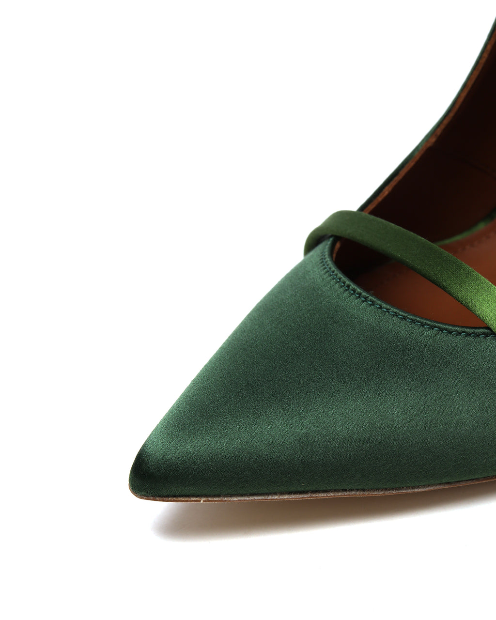 Satin pumps