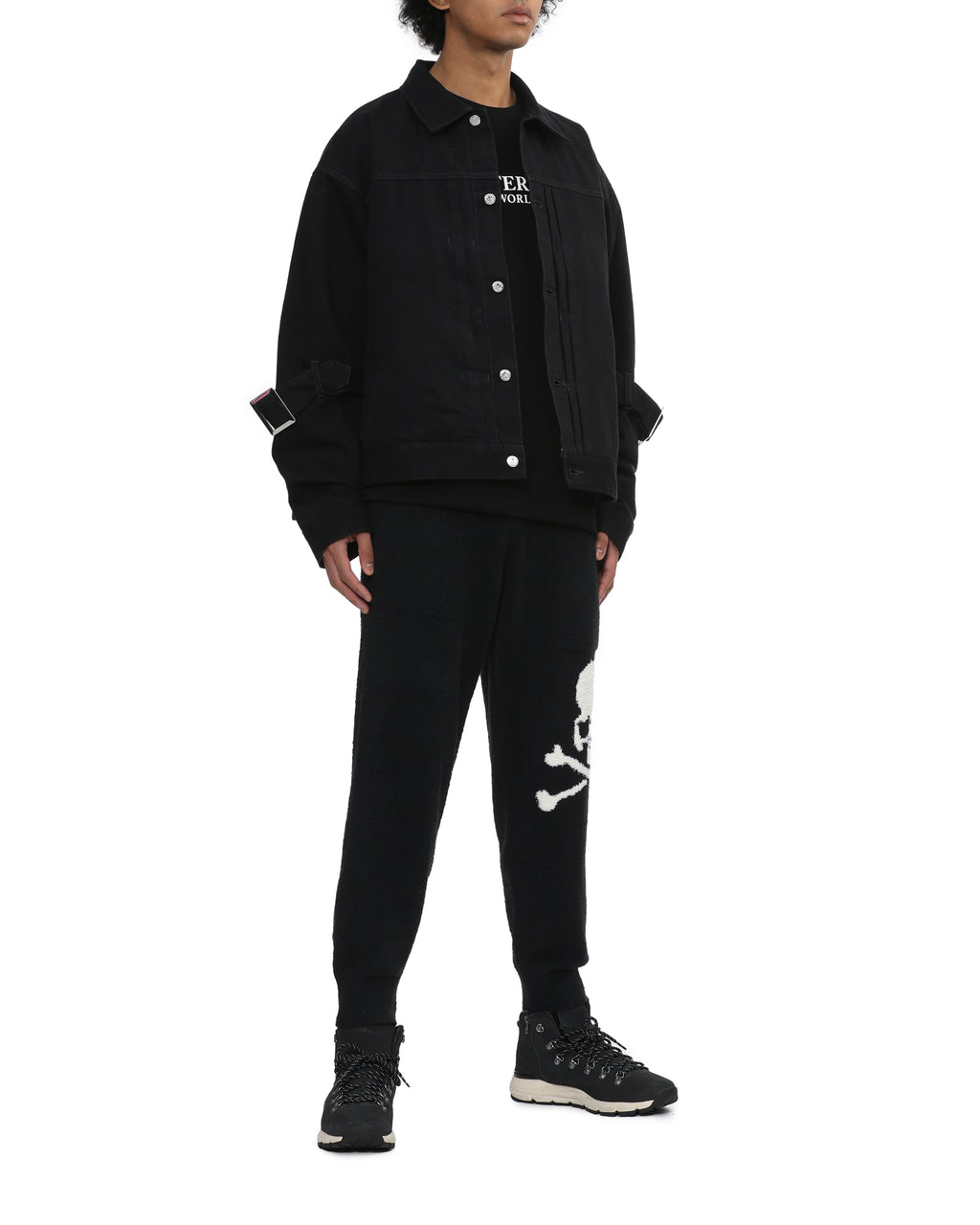 Buckle-sleeve jacket