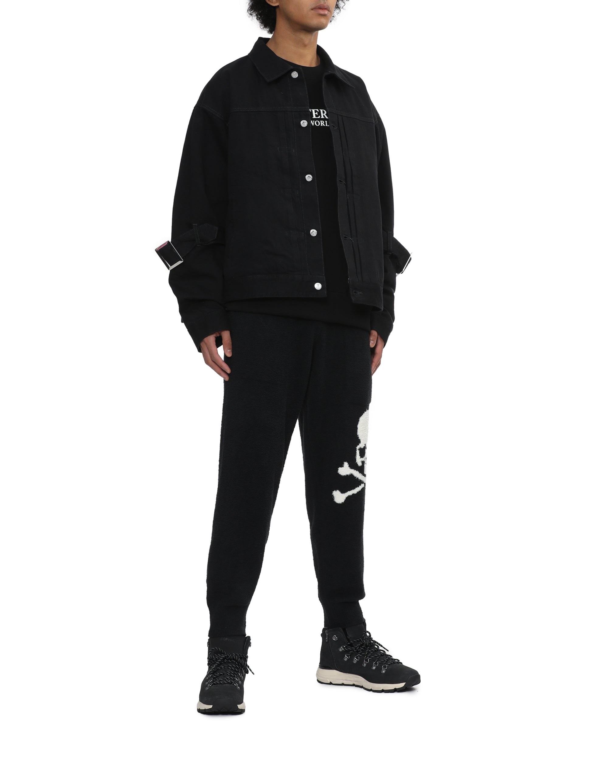 Buckle-sleeve jacket