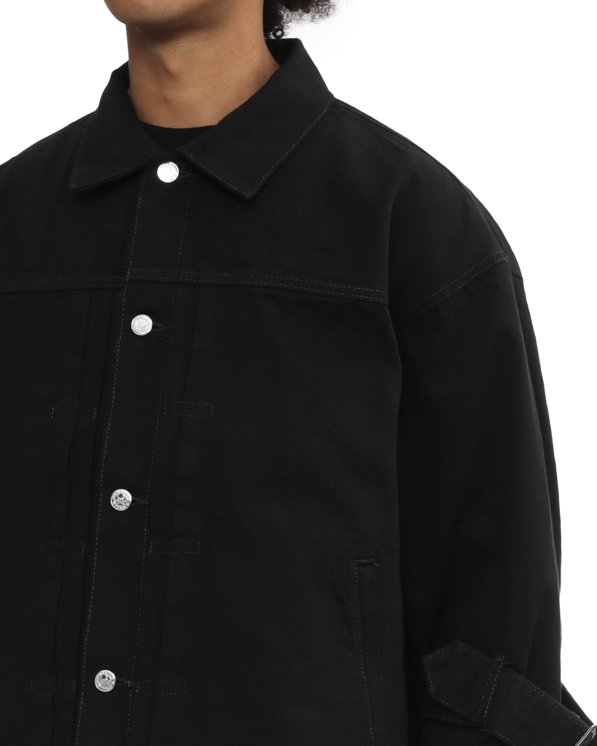Buckle-sleeve jacket