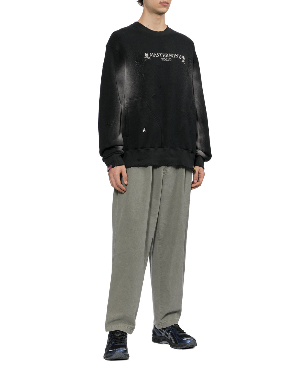 Distressed crew neck sweatshirt