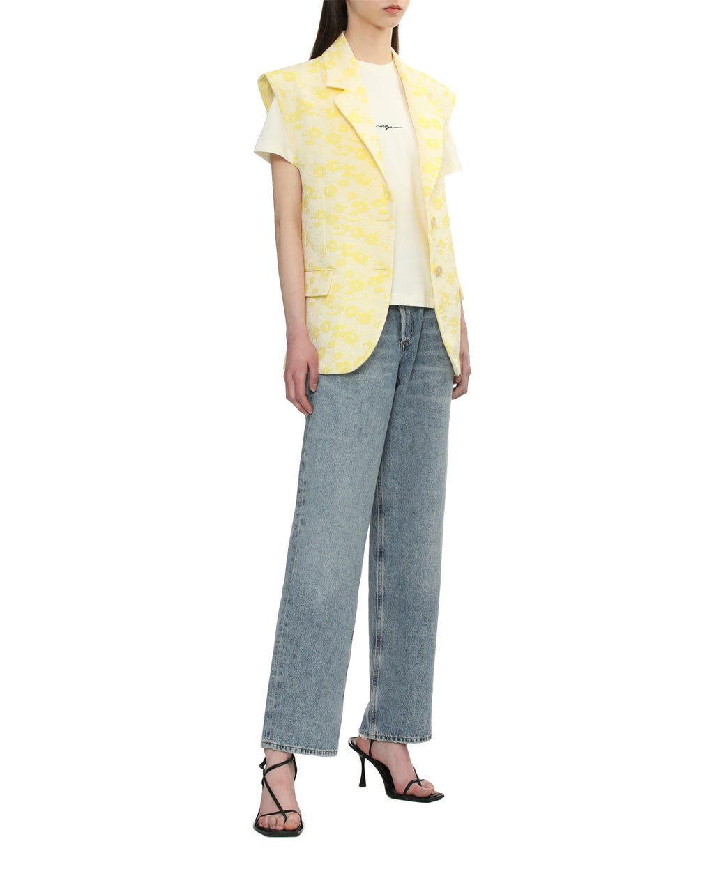 Textured sleeveless blazer