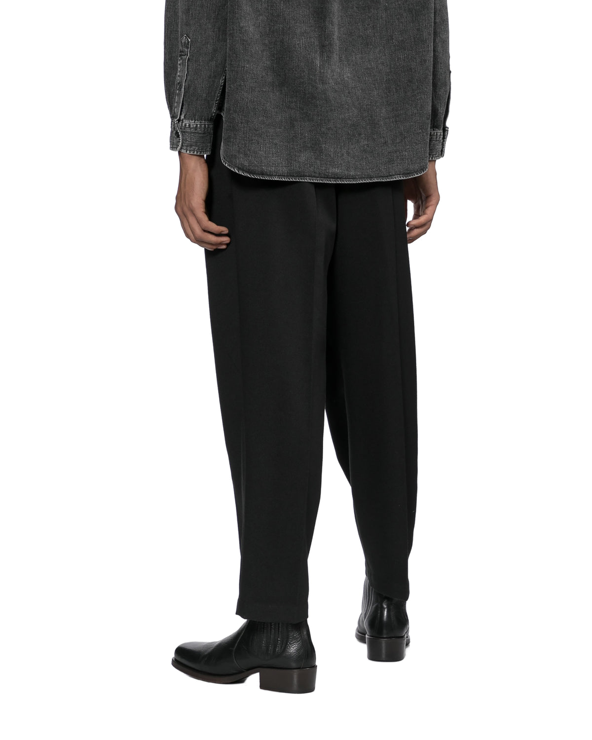 Pleated wide-leg pants