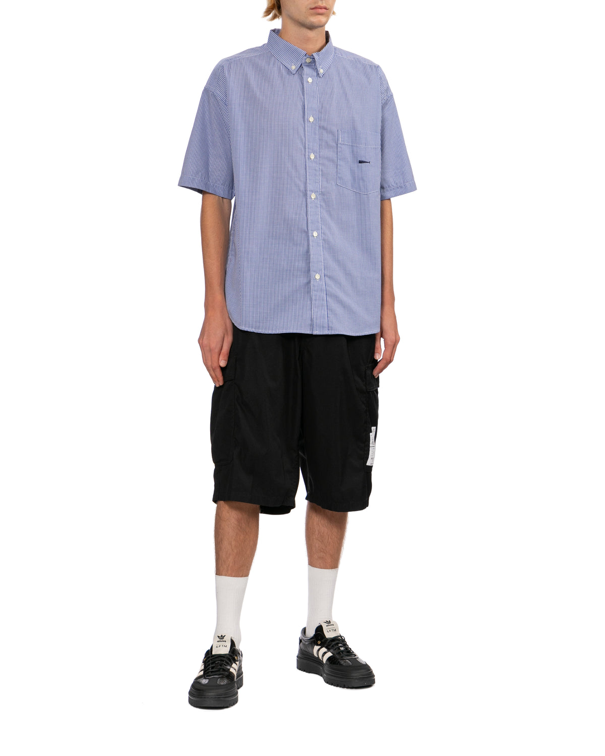 Wide cargo shorts