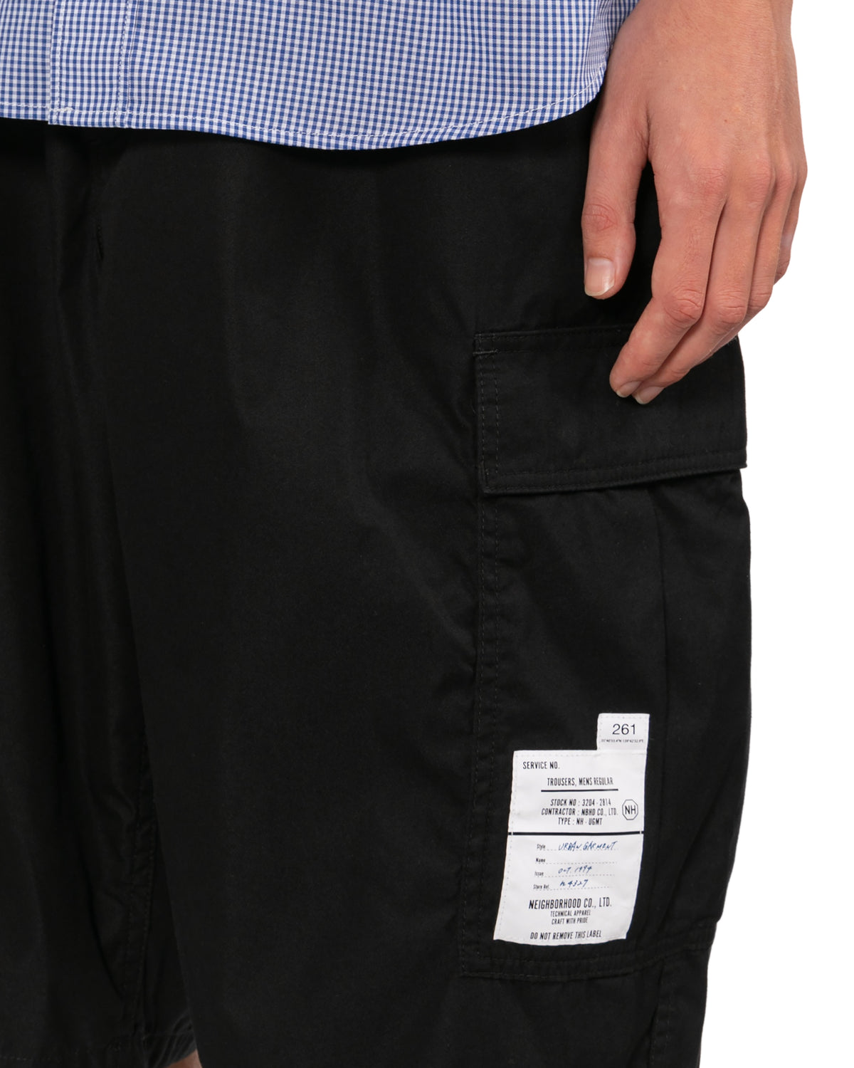 Wide cargo shorts