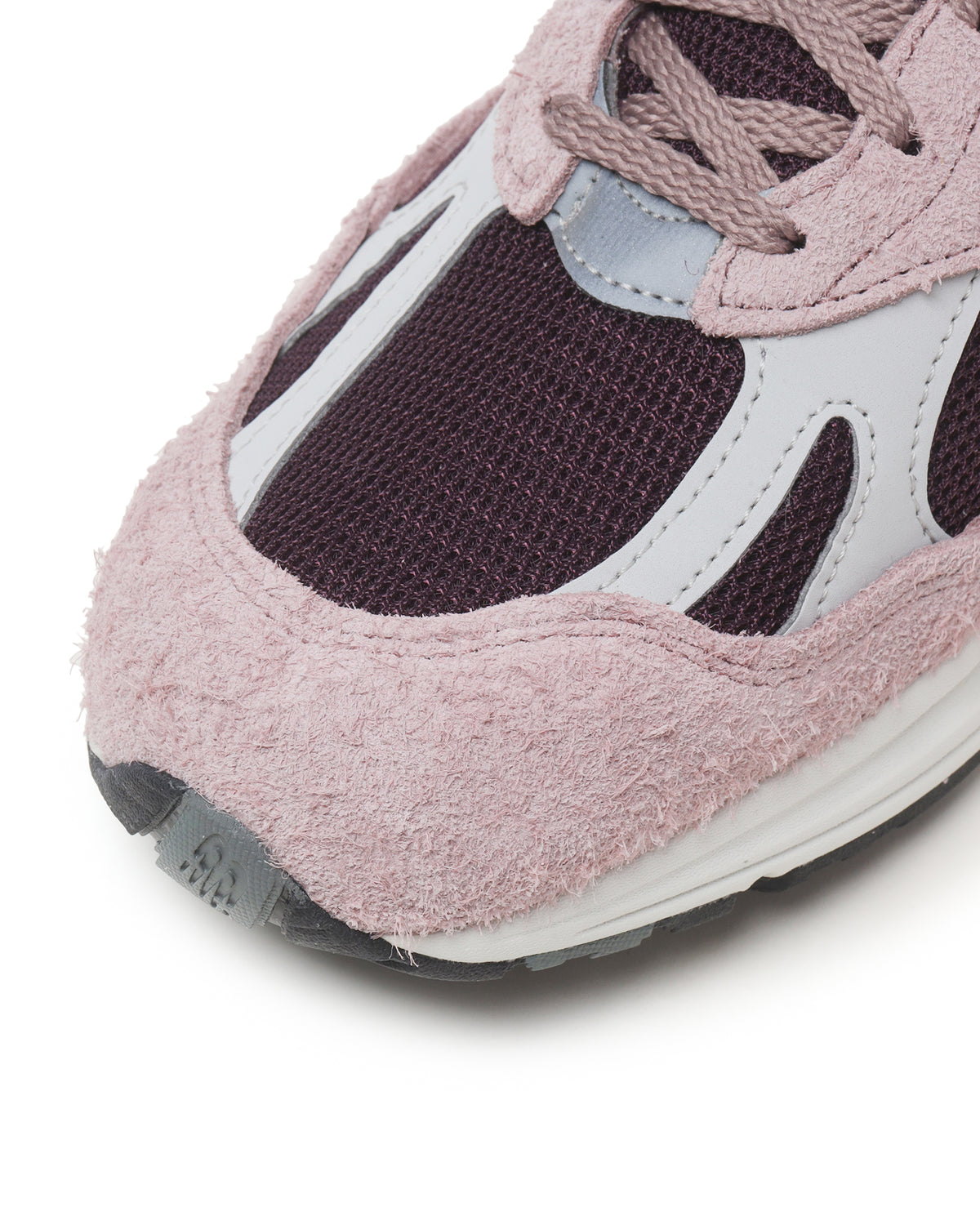 991v2 sneakers