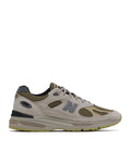 991v2 sneakers