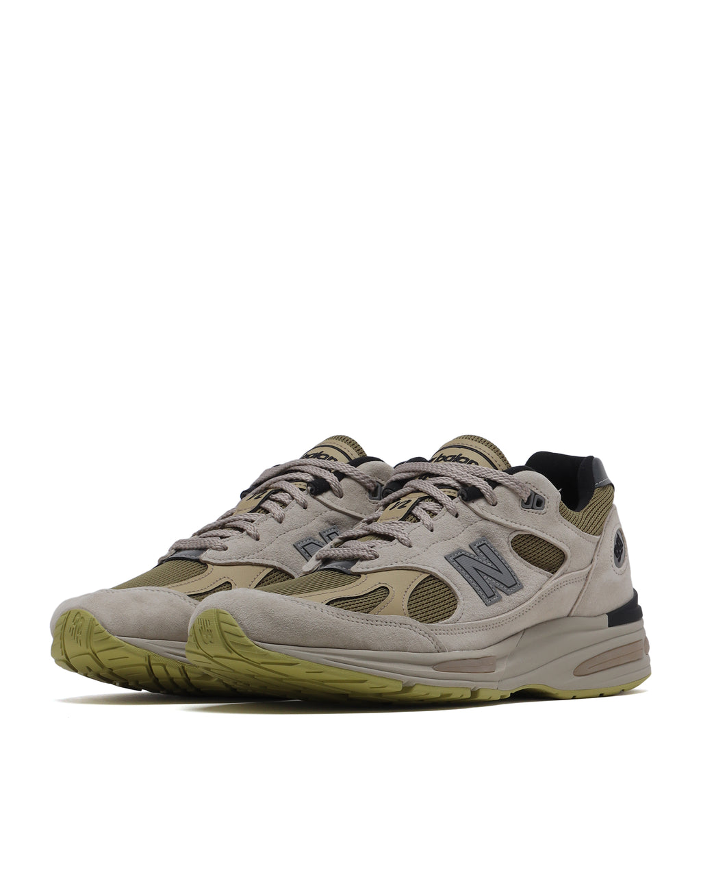 991v2 sneakers