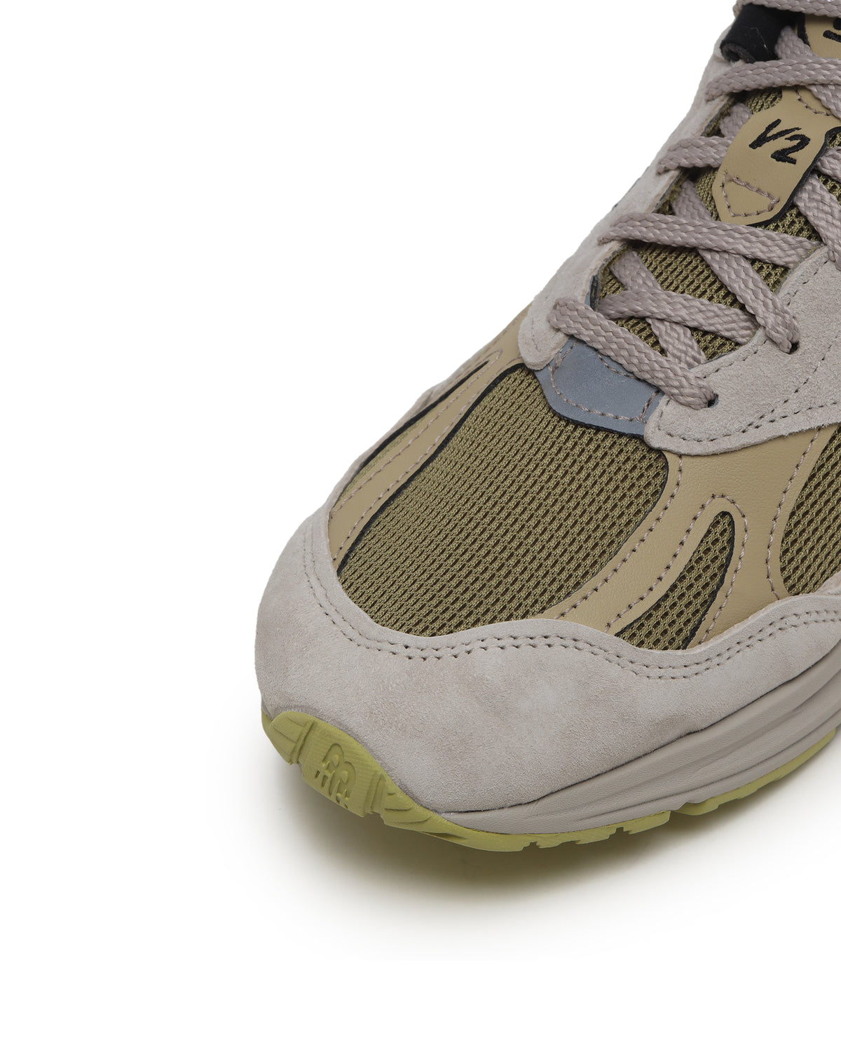991v2 sneakers