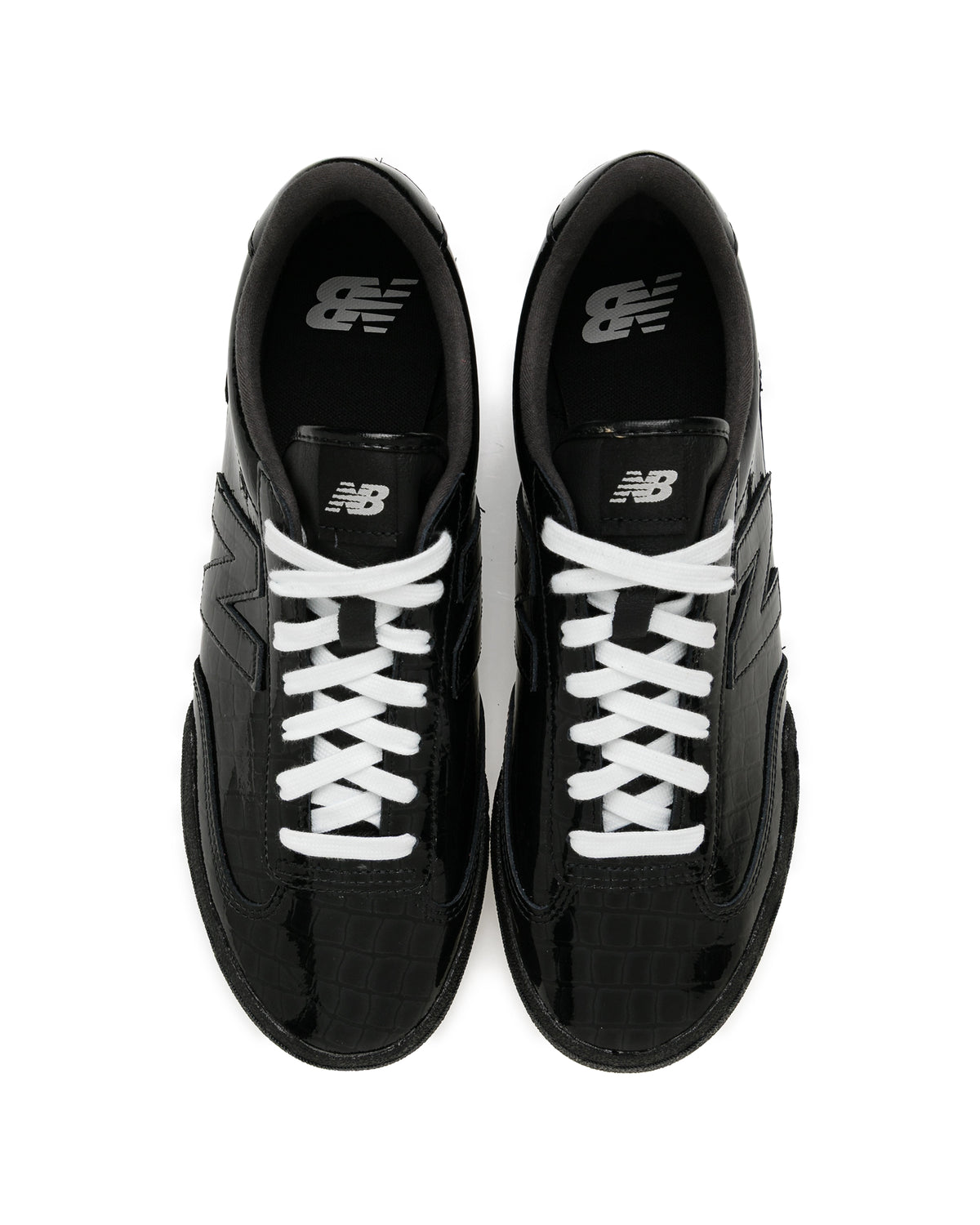 Gator run sneakers
