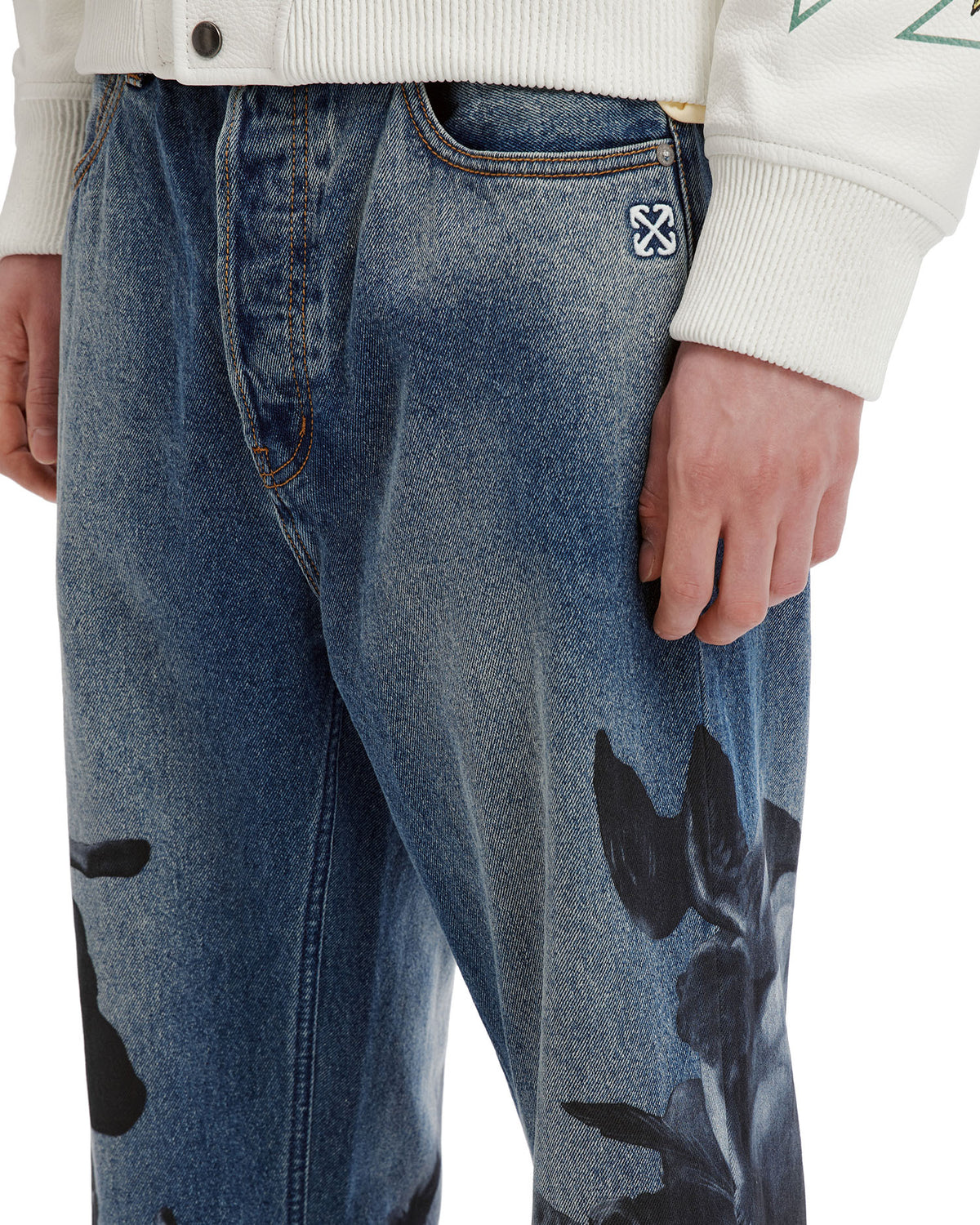 Graphic jeans