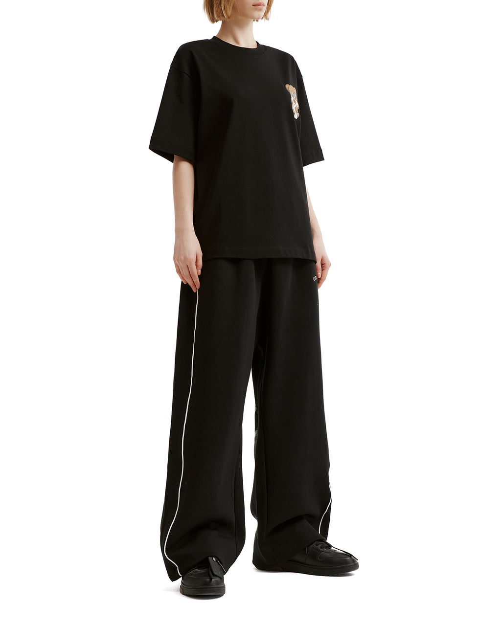 X JISOO CLICK bear diag logo tee