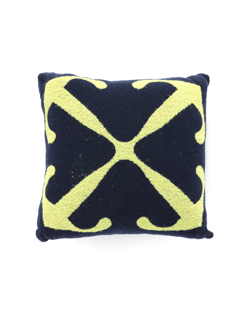 Small arrow pillow