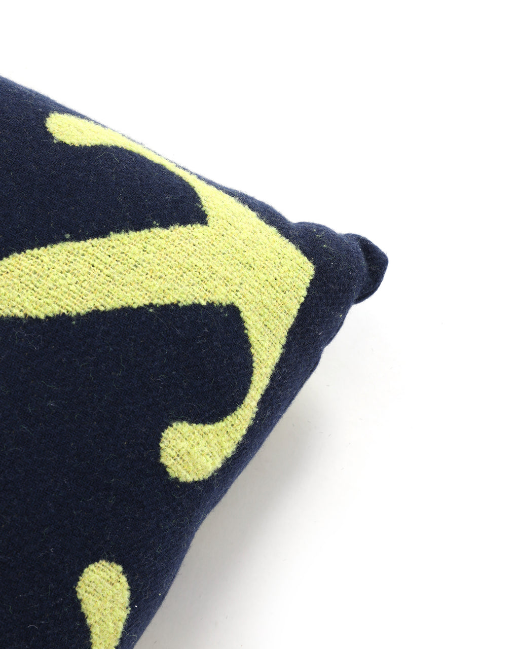Small arrow pillow