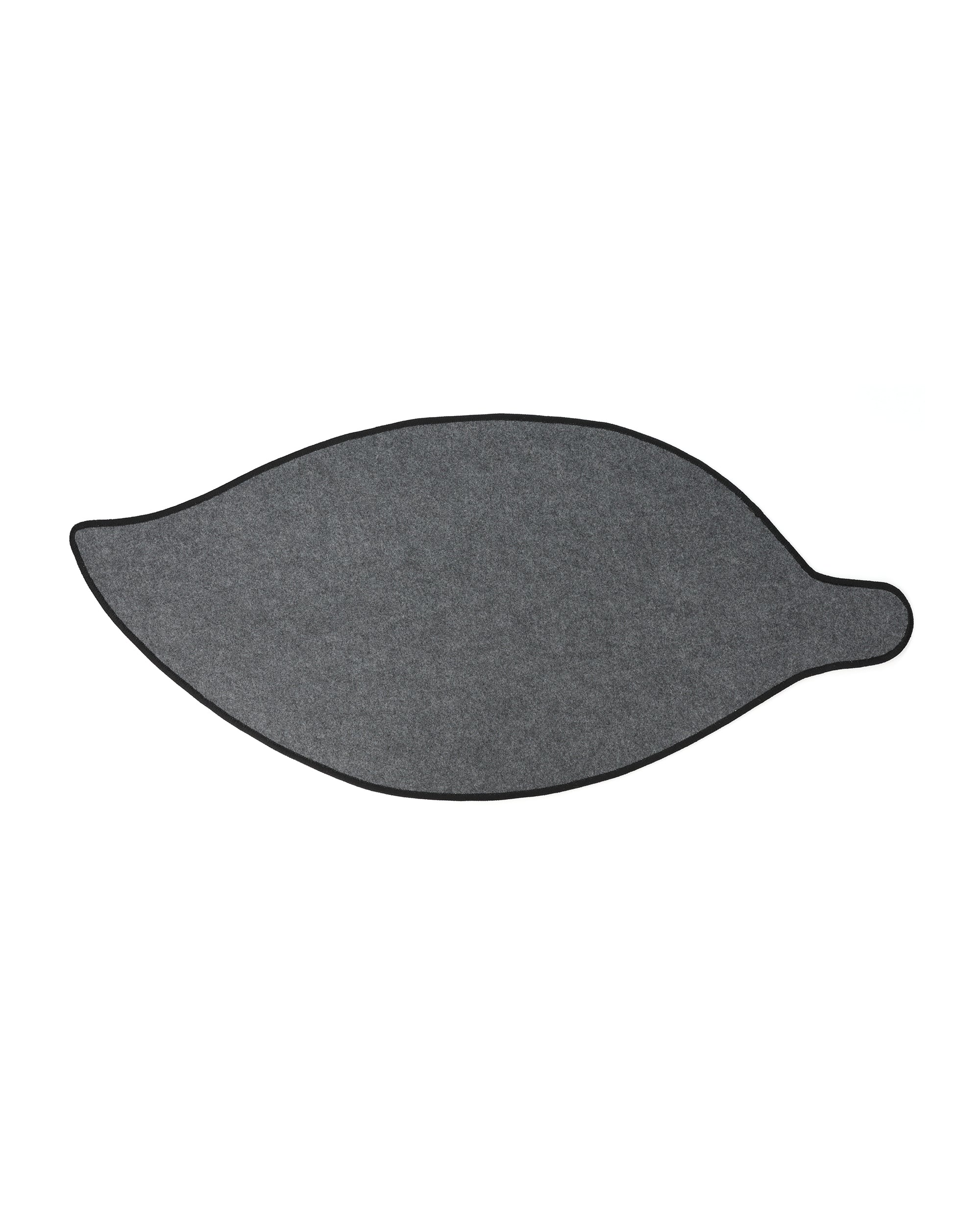 Logic leaf-shaped rug